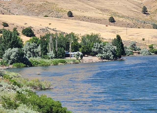 Property at 34559 Snake River Rd, Huntington, OR 97907, 2 beds, 1 bath