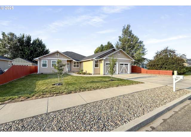 Property at 885 G St, Baker City, OR 97814, 3 beds, 3 baths