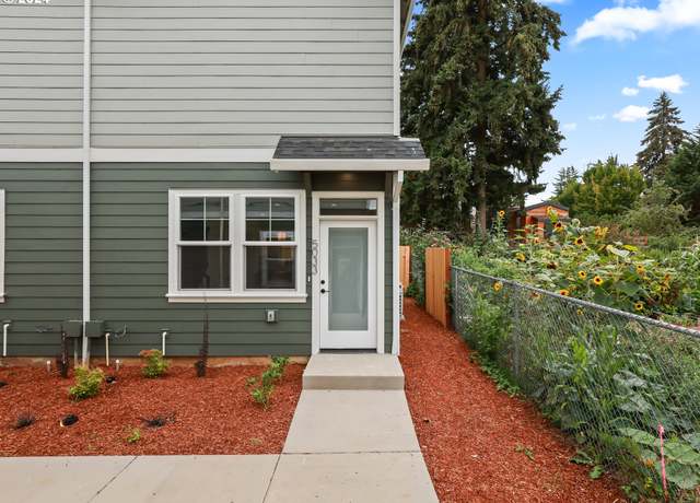 Property at 5033 NE 47th Pl, Portland, OR 97218, 2 beds, 1.5 baths