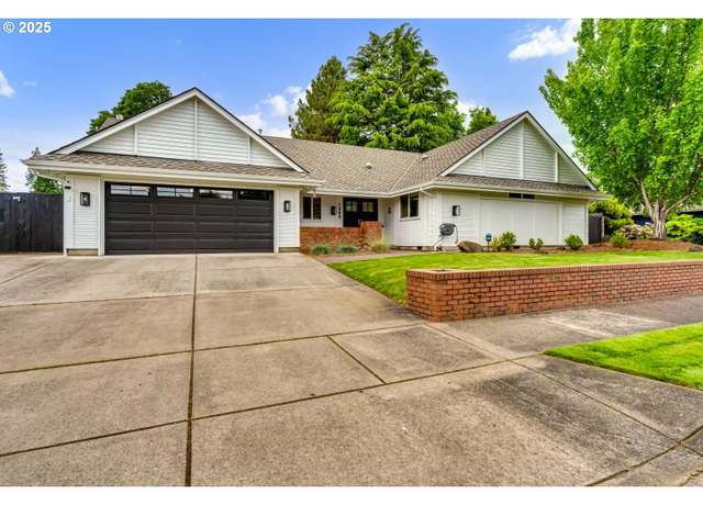 Property at 1253 Alfaretta Dr, Eugene, OR 97401, 3 beds, 2.5 baths