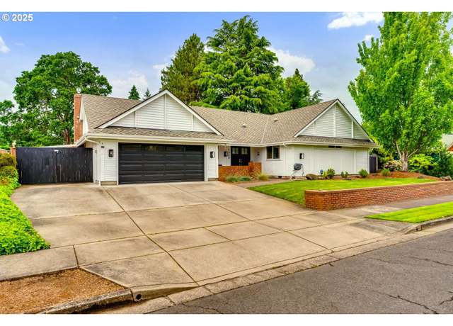 Property at 1253 Alfaretta Dr, Eugene, OR 97401, 3 beds, 2.5 baths