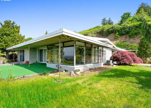 Property at 6002 E Evergreen Blvd, Vancouver, WA 98661, 3 beds, 2 baths