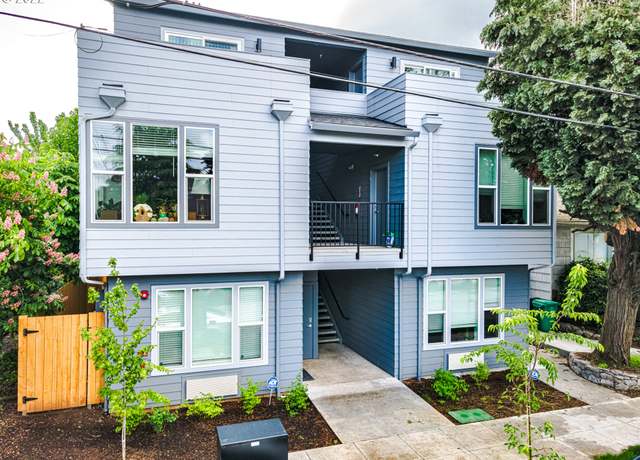 Property at 7206 N Saint Louis Ave, Portland, OR 97203, 9 beds, 7 baths