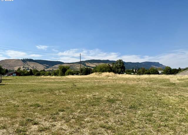 Property at 701 Palmer Ave, La Grande, OR 97850