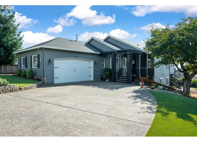 Property at 696 Eisenhower Ct, Salem, OR 97304, 4 beds, 3 baths