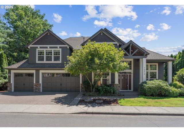 Property at 7054 SW Cedar Pointe Dr, Wilsonville, OR 97070, 4 beds, 2.5 baths
