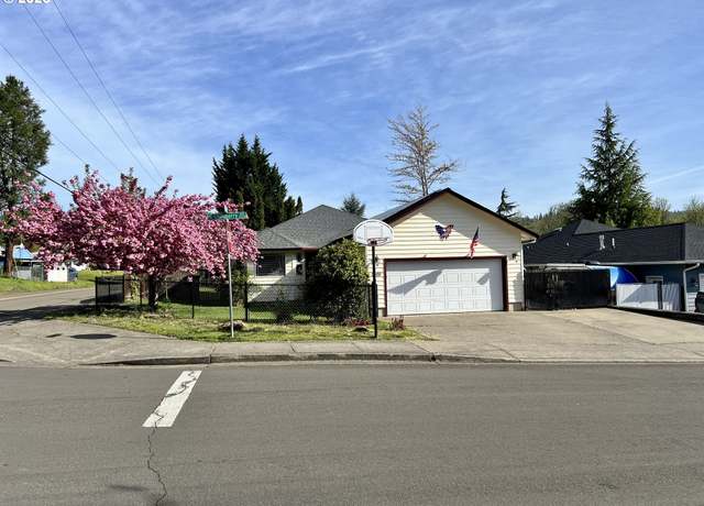 Property at 2200 SE Chinaberry Ave, Roseburg, OR 97470, 3 beds, 2 baths
