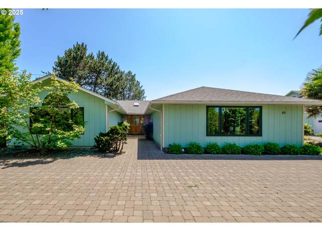 Property at 34118 Oakville Rd, Albany, OR 97321, 3 beds, 3.5 baths