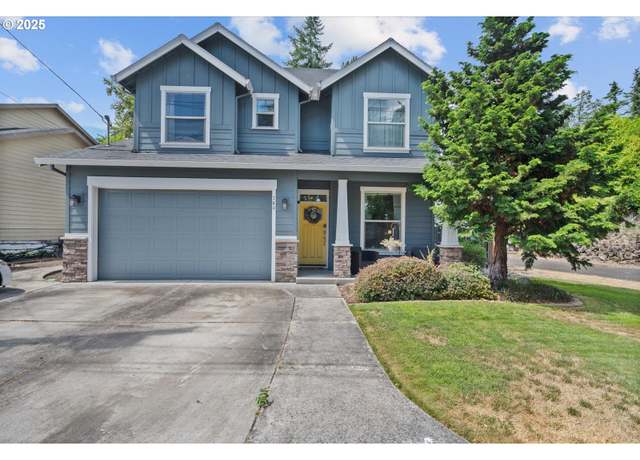 Property at 780 E Kenmore St, Gladstone, OR 97027, 4 beds, 2.5 baths
