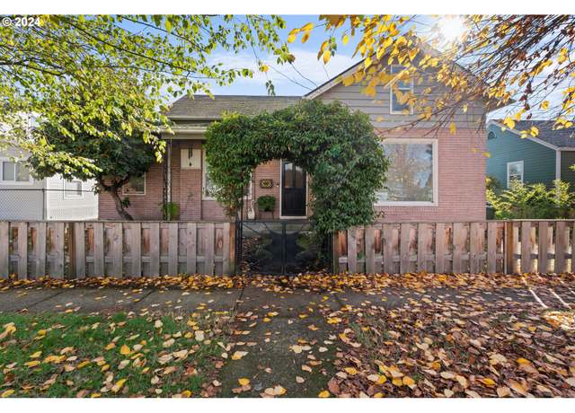 Property at 425 NW 3rd Ave, Canby, OR 97013, 3 beds, 1 bath