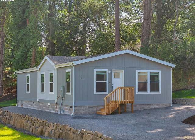 Property at 134 S 6th St, St. Helens, OR 97051, 3 beds, 2 baths