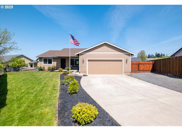 Property at 1214 Cessna Ct, Sweet Home, OR 97386, 3 beds, 2 baths