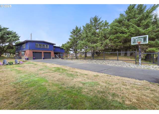 Property at 89728 Ocean Dr, Warrenton, OR 97146, 4 beds, 4 baths