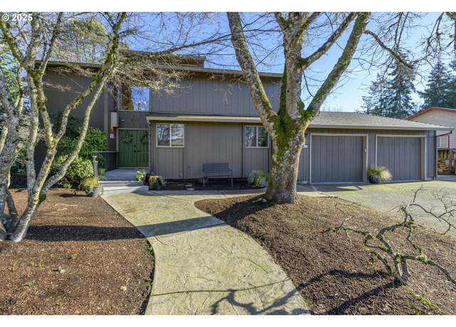 Property at 310 NE Oregon St, Mcminnville, OR 97128, 5 beds, 3.5 baths