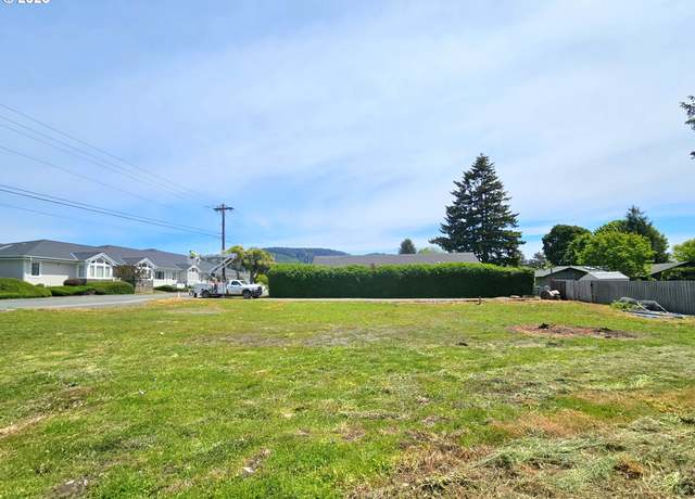 Property at 425 Railroad St, Brookings, OR 97415