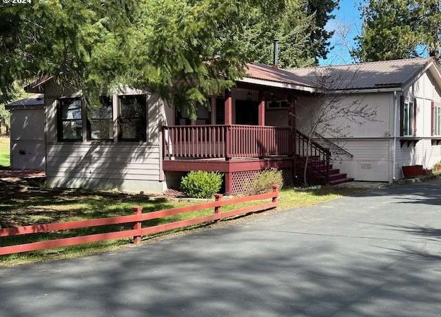 Property at 105 W Main St, Glenwood, WA 98619, 3 beds, 2 baths