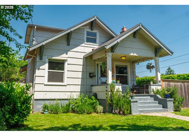 Property at 635 SE 4th St, Gresham, OR 97080, 3 beds, 3 baths