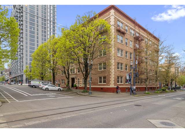 Property at 709 SW 16th Ave, Portland, OR 97205, 1 bed, 1 bath