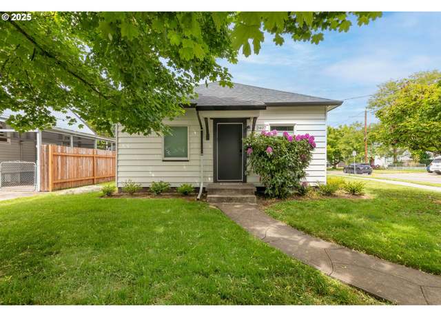 Property at 2407 N Rosa Parks Way, Portland, OR 97217, 4 beds, 2 baths