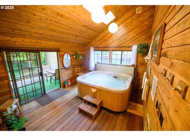 Property at 68191 E Twinberry Loop, Welches, OR 97067, 3 beds, 2 baths