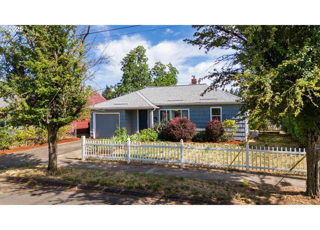 Property at 9135 SE Hawthorne Blvd, Portland, OR 97216, 4 beds, 4 baths