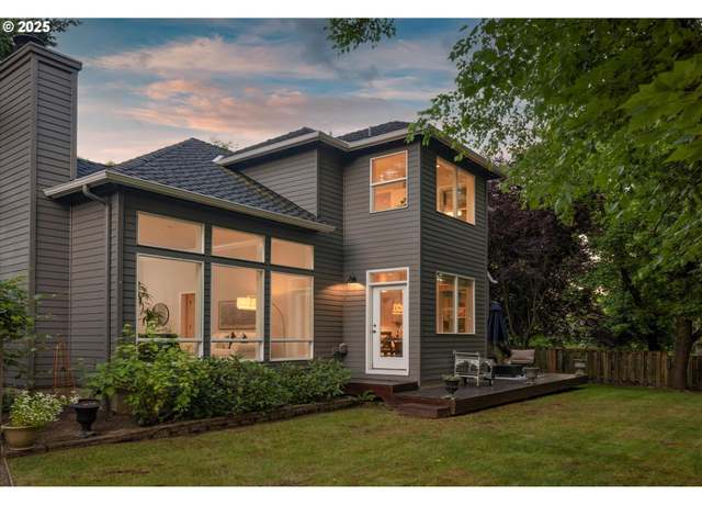 Property at 4698 Winthrop Ct, Lake Oswego, OR 97035, 3 beds, 2.5 baths