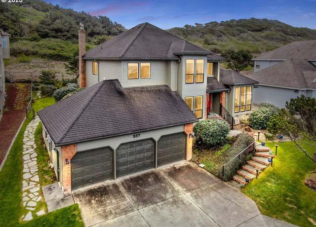 Property at 557 NW 54th St, Newport, OR 97365, 4 beds, 2.5 baths