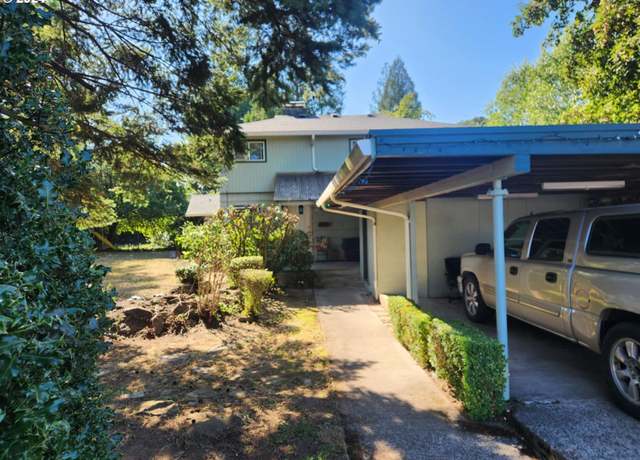 Property at 2887 E St, Washougal, WA 98671, 7 beds, 3 baths