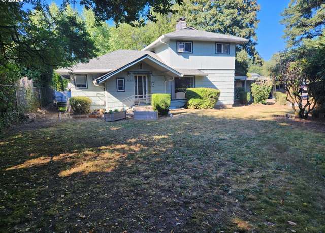 Property at 2887 E St, Washougal, WA 98671, 7 beds, 3 baths