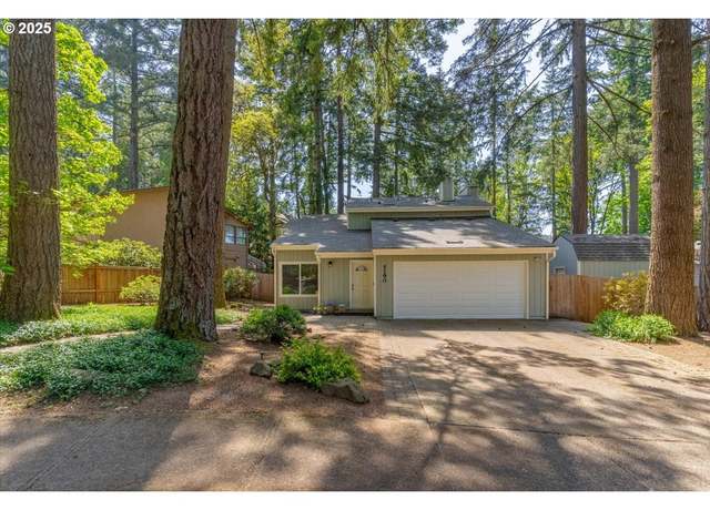 Property at 5190 Woodscape Dr SE, Salem, OR 97306, 4 beds, 2.5 baths
