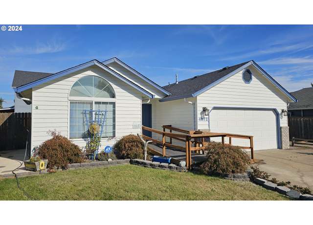 Property at 4072 Forsythia St, Springfield, OR 97478, 3 beds, 2 baths