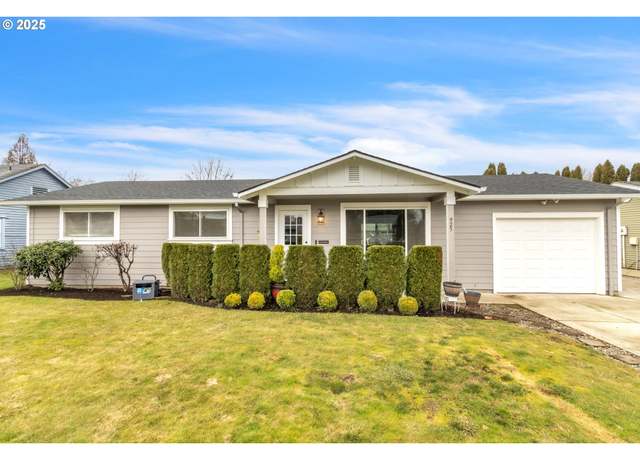 Property at 925 S Magnolia St, Cornelius, OR 97113, 3 beds, 1 bath