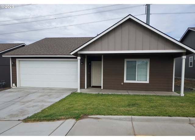 Property at 2925 Blue Jay St, Umatilla, OR 97882, 2 beds, 2 baths