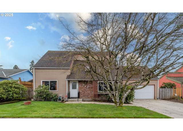 Property at 742 Harmony St, Lebanon, OR 97355, 3 beds, 2 baths