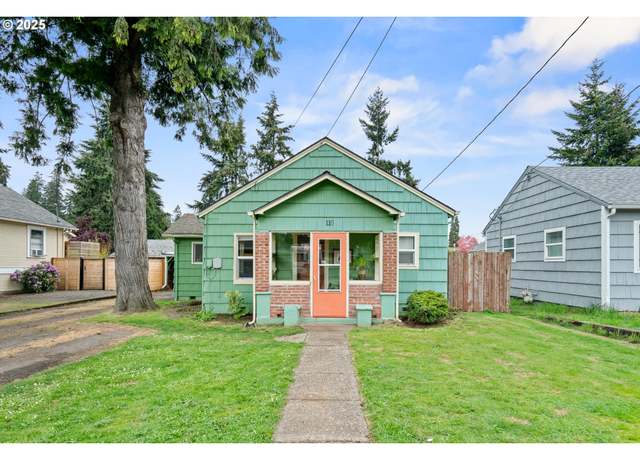 Property at 116 Cowing St, Silverton, OR 97381, 2 beds, 1 bath