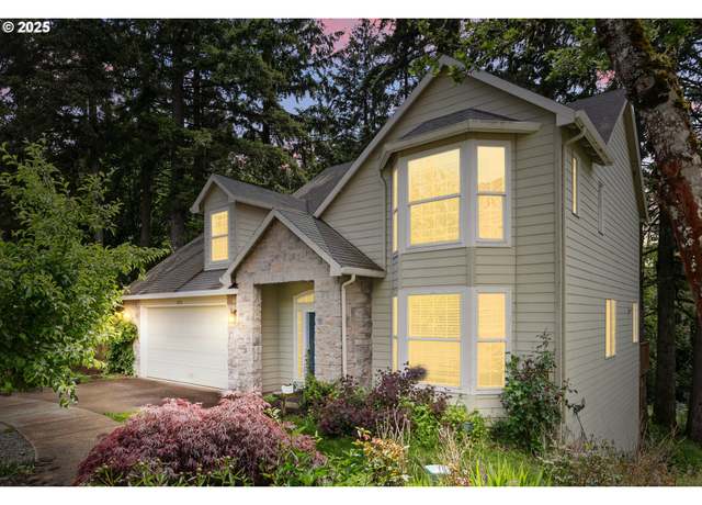 Property at 8503 SE 139th Ct, Portland, OR 97236, 4 beds, 2.5 baths
