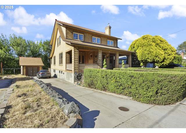 Property at 529 W 3rd Pl, The Dalles, OR 97058, 4 beds, 2.5 baths