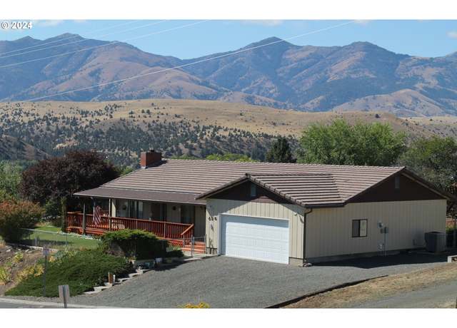 Property at 435 Highlan Dr, Mount Vernon, OR 97865, 3 beds, 2 baths