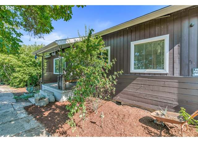 Property at 219 Berrydale Ave, Medford, OR 97501, 2 beds, 1 bath