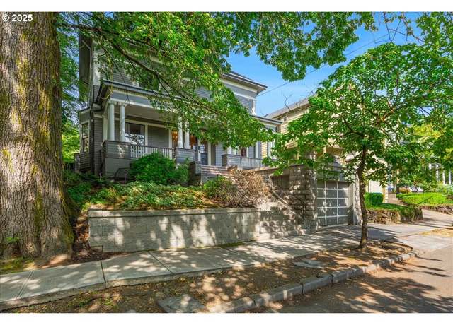 Property at 3425 S Corbett Ave, Portland, OR 97239, 5 beds, 2.5 baths