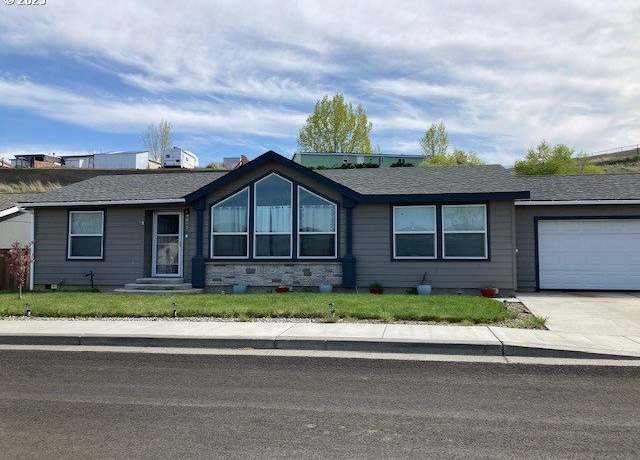 Property at 3092 SW River View Dr, Pendleton, OR 97801, 3 beds, 2 baths