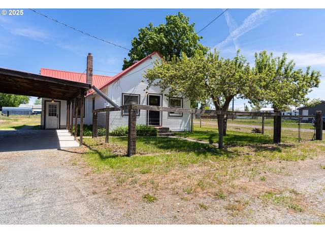 Property at 2604 15th St, Baker City, OR 97814, 3 beds, 2 baths