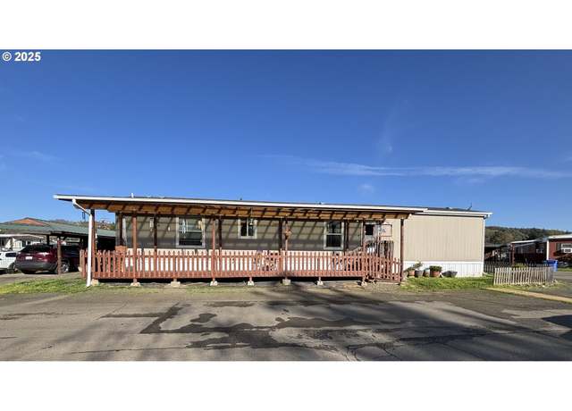 Property at 501 Berry Loop Ln, Roseburg, OR 97471, 3 beds, 2 baths