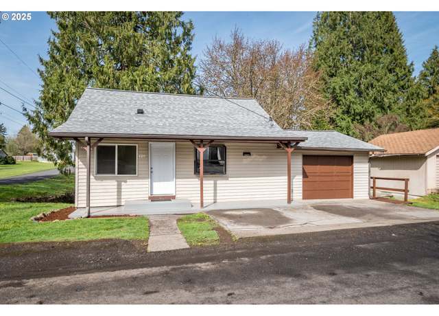 Property at 609 Woodard Ave, Castle Rock, WA 98611, 3 beds, 1 bath
