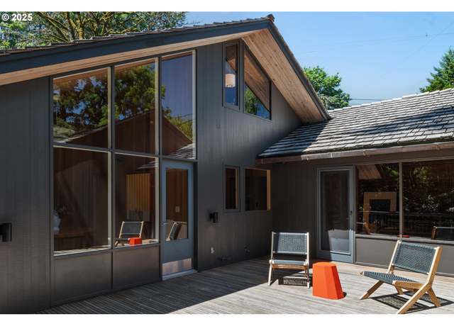 Property at 2748 SW Talbot Rd, Portland, OR 97201, 5 beds, 3.5 baths