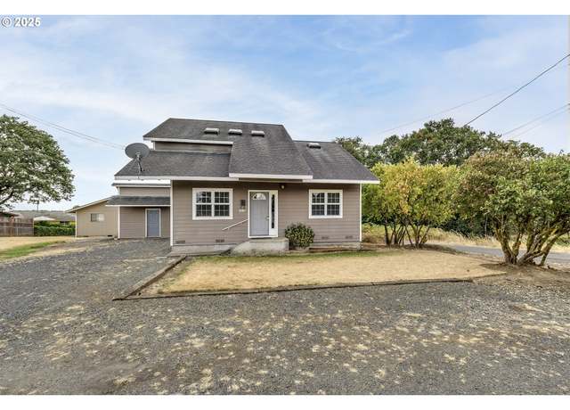 Property at 1075 Umatilla St, St. Helens, OR 97051, 3 beds, 2 baths