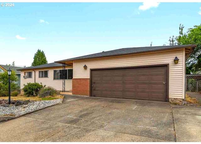 Property at 9120 N Chase Ave, Portland, OR 97217, 3 beds, 2 baths