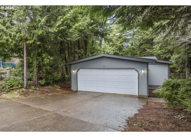 Property at 65 Beaver Ct, Lincoln City, OR 97367, 3 beds, 2 baths