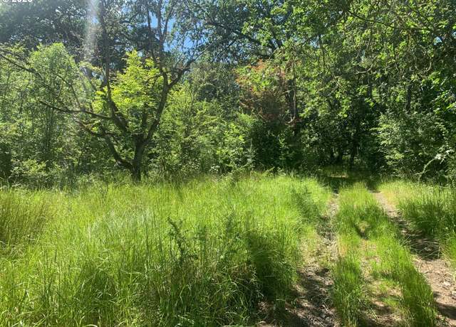 Property at 776 SE Ramp St, Roseburg, OR 97470