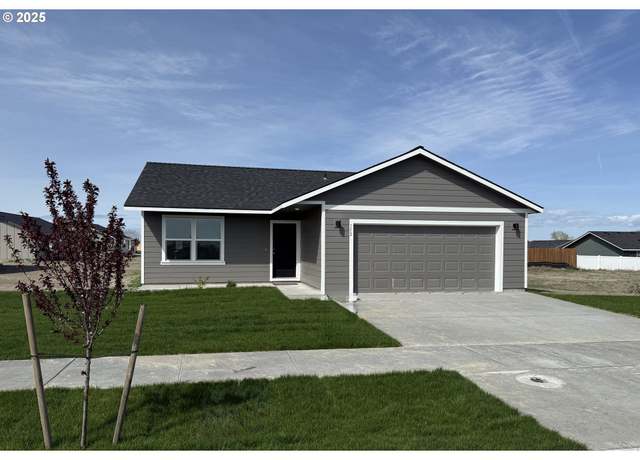 Property at 152 SW Eagle Dr, Boardman, OR 97818, 3 beds, 2 baths